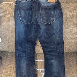Mens old navy slim cut 33x30 jeans. Great condition.